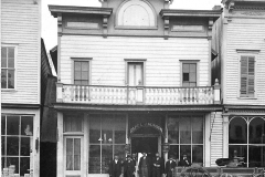Newson Saloon