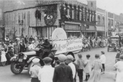 Cadillac-Parade-Random-Parade