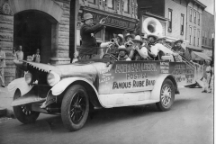 Parade on Mitchell Street