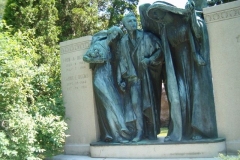 Fred and Carrie Diggins Monument