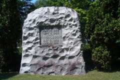 Delos and Esther Diggins Monument