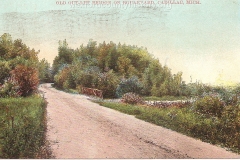 Cadillac-Recreation-Old-Outlet-Bridge-The-North-Boulevard-roadway-was-constructed-by-the-Mitchell-family.-This-1907-or-earlier.-photo-was-taken-approaching-the-Black-Creek-1