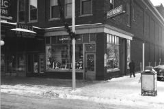 The Lyric Theatre Exterior in the 1940s.