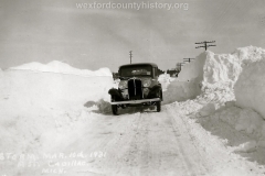 Cadillac-Weather-Winter-Scene-8